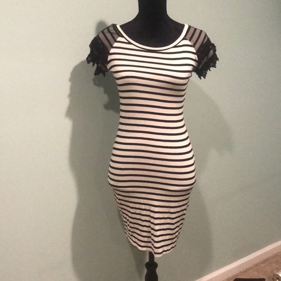 Charlotte Russe Dresses & Skirts - ◾️4/$12 - black and white dress